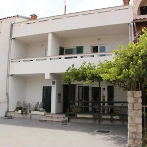 https://apartments-mostak.primorje-gorskikotar.com